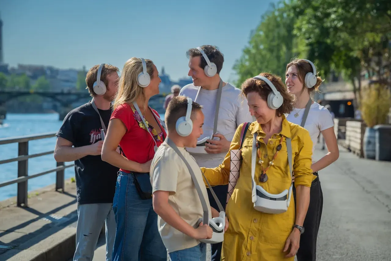 Un groupe vit un team building immersif en réalité virtuelle à Paris avec Timescope