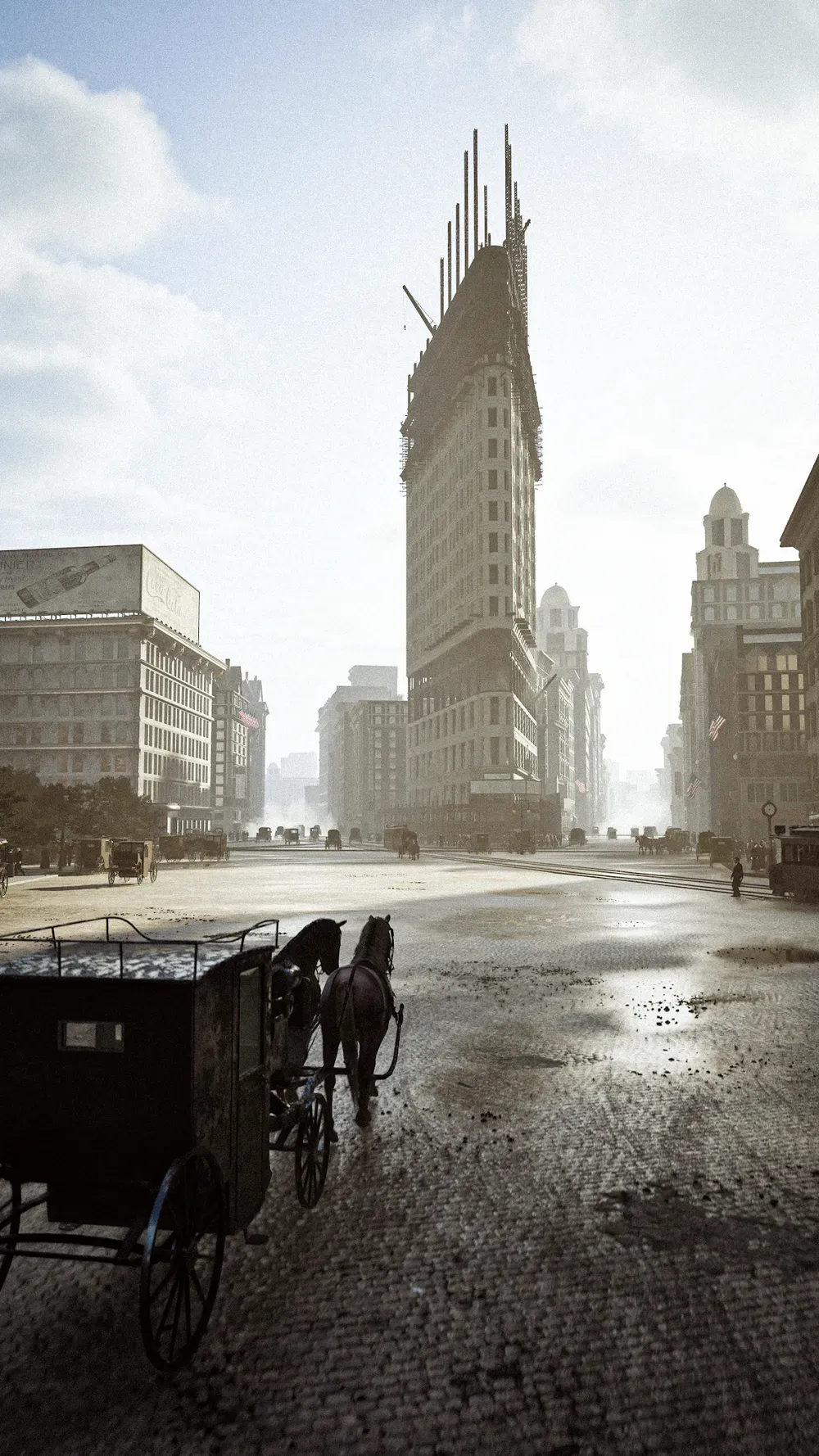 Madison Square à New York au tournant du siècle, un fiacre au premier plan et le Flatiron Building en chantier au fond, reconstitution Timescope