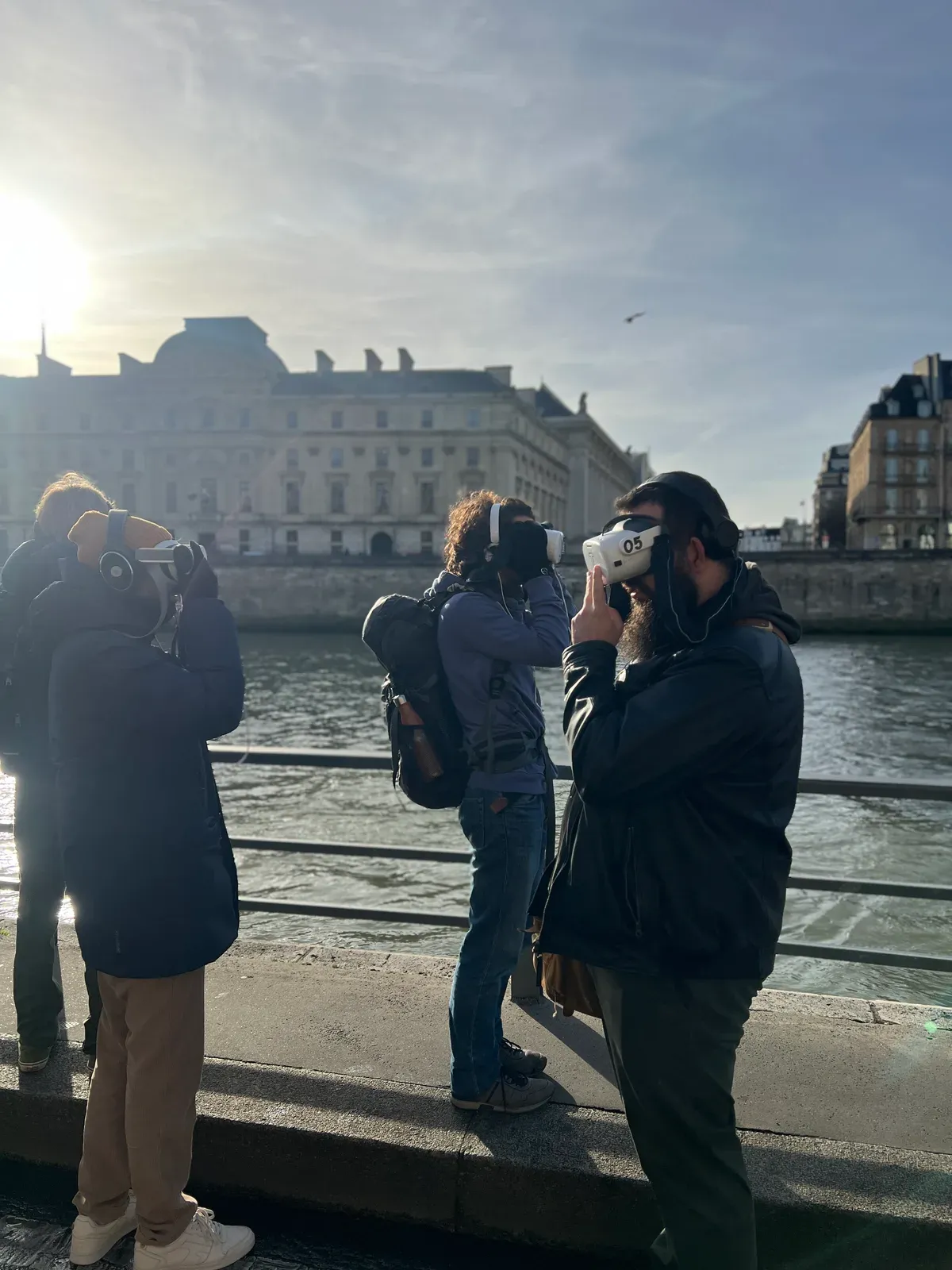 L'équipe Timescope teste une scène aux Jumelles sur les quais de Seine, en plein hiver
